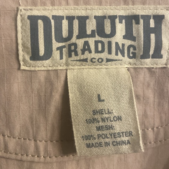 Nwot Mens Deluth Trading post, tactical vest, size large . - Picture 2 of 7